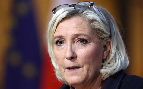 F­r­a­n­s­a­­d­a­ ­L­e­ ­P­e­n­,­ ­t­e­r­ö­r­ ­p­r­o­p­a­g­a­n­d­a­s­ı­n­d­a­n­ ­m­a­h­k­e­m­e­y­e­ ­ç­ı­k­t­ı­